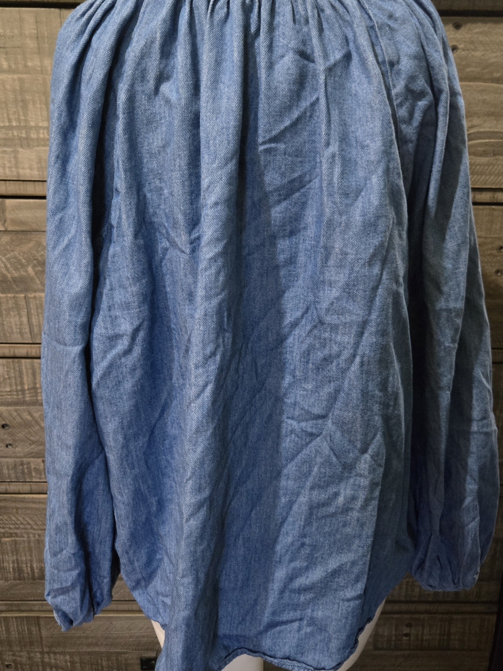 Old Navy Chambray Peasant Blouse Large 100% Cotton Balloon Sleeve Blue - Picture 2 of 6